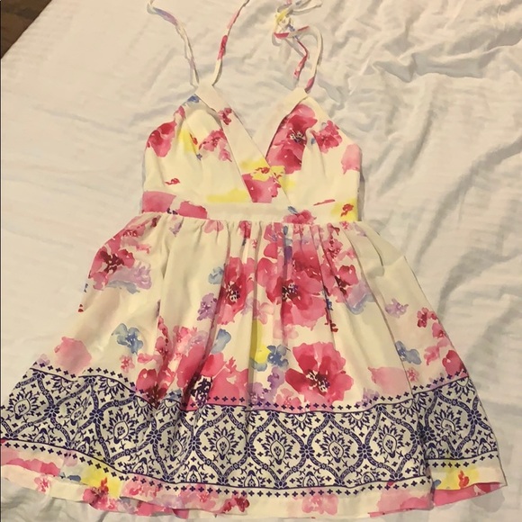 Dresses & Skirts - Floral dress